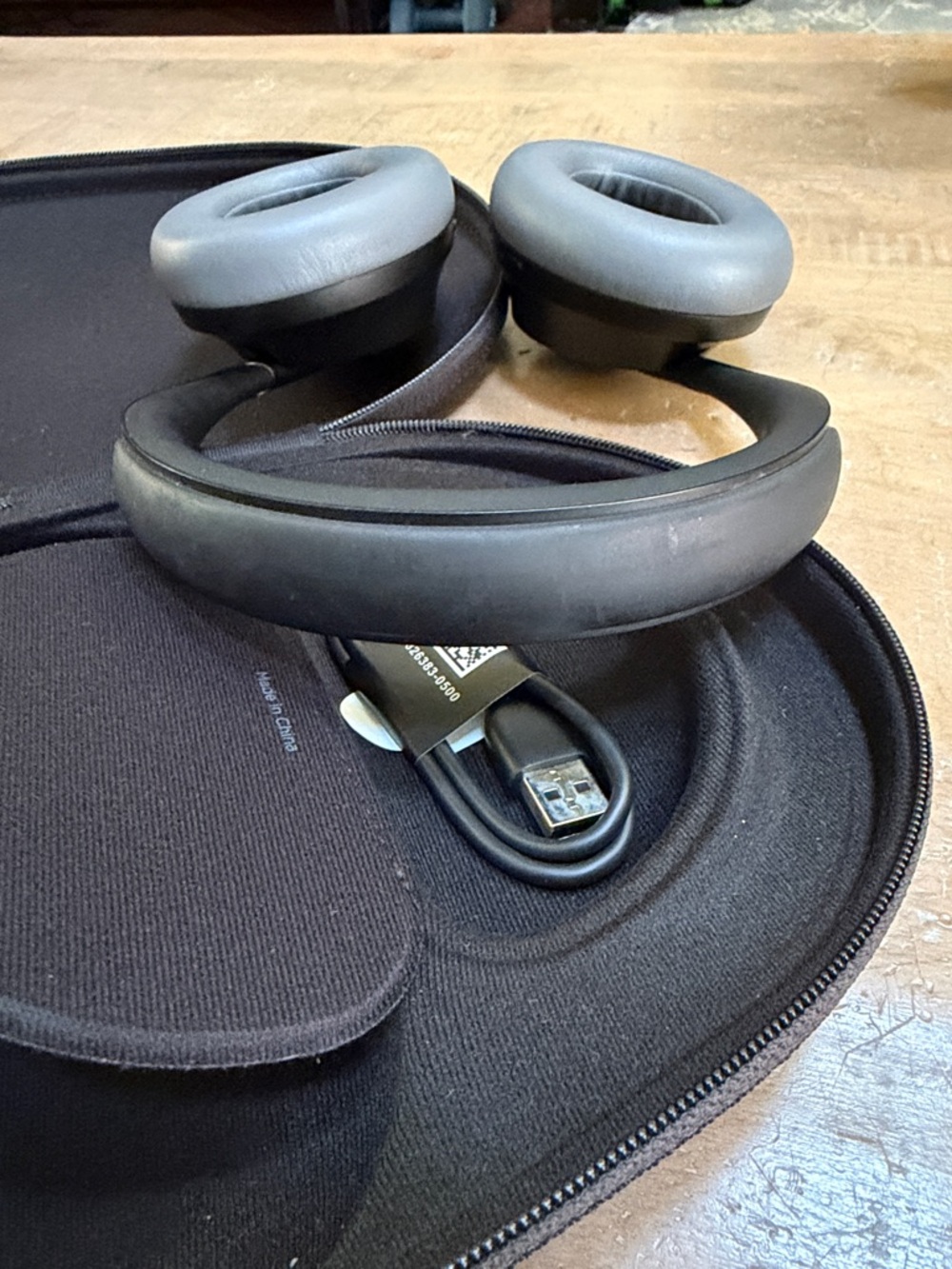 Bose 700 headphones - Picture 7 of 9